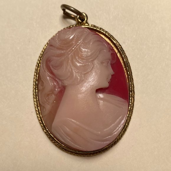 Cameo Pendant Vintage - Picture 3 of 11
